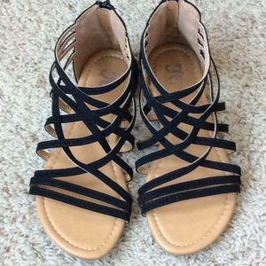 journee collection hanni gladiator sandal